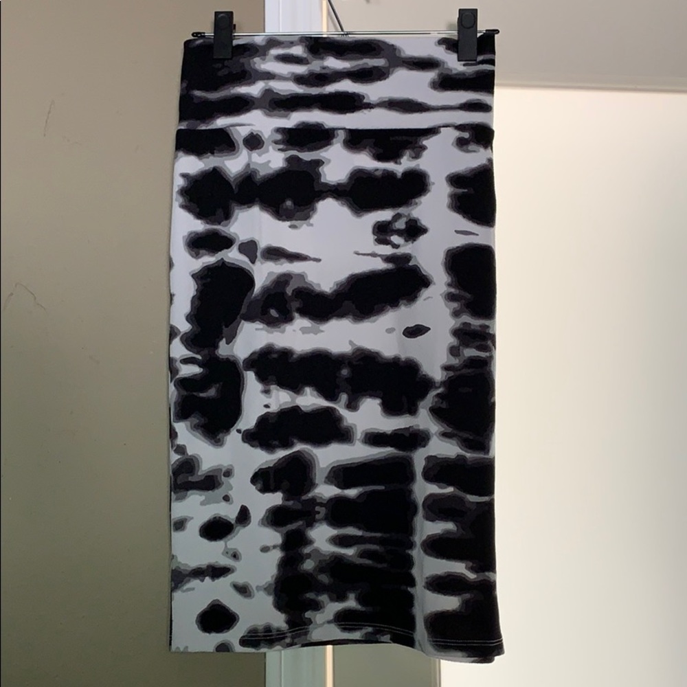 Lularoe Cassie, medium, new never worn